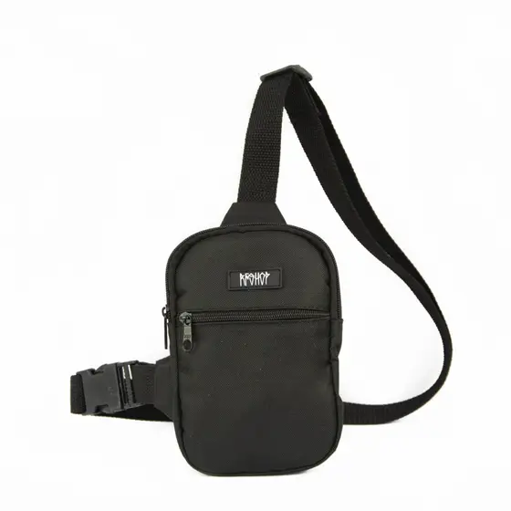 Dominando as ruas: Shoulder Bag Preta com detalhe em telinha
