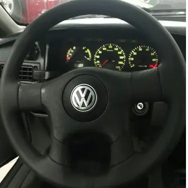 Capa De Volante Costurada Santana 2000