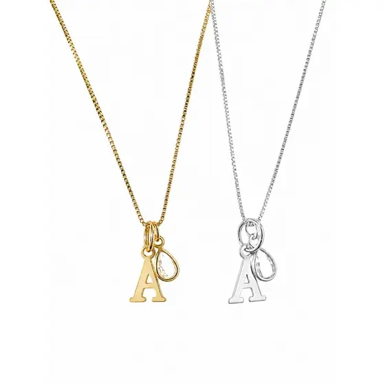 Colar Feminino com Pingente de Inicial Lisa e com Ponto de Luz Gota Banhado a 70 mil de Prata 925