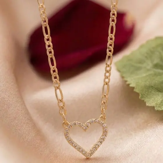 Choker Folheada a Ouro Coração Strass + caixinha