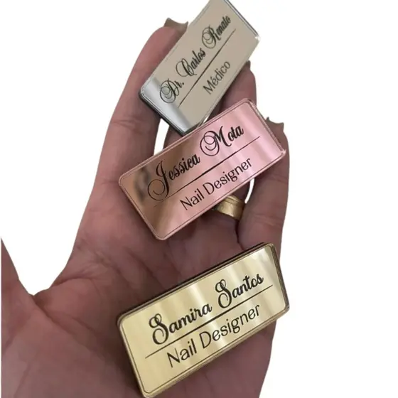Broche com Nome e Profissão Personalizado Dourado Prata Rose para Jaleco Uniforme