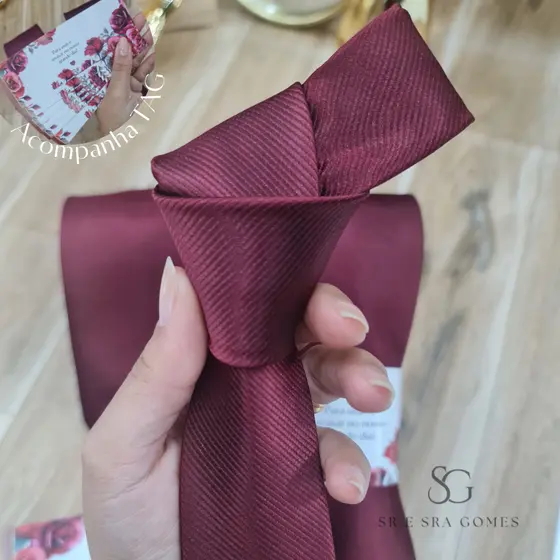 Gratava Marsala Tecido Trabalhado Para Padrinhos E Eventos