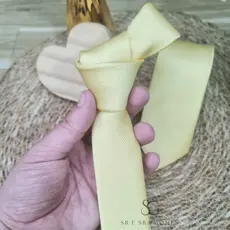 Gravata Amarelo Manteiga Trabalhada