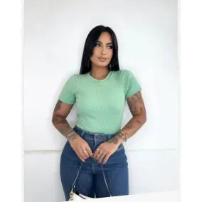 Blusa Feminina Básica Canelada Ribana Camiseta T-Shirt Casual Premium Moda Gringa