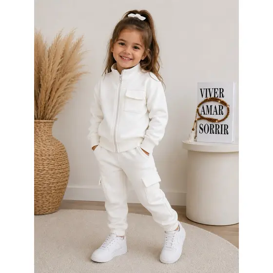 Conjunto Infantil Unissex Moletom Flanelado Por Dentro Quente Com Calça Cargo Para Um Inverno Frio Com Estilo