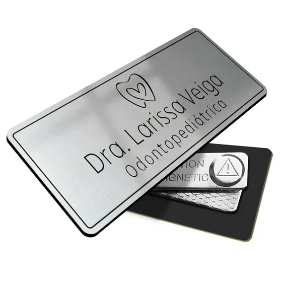 Botton Broche Crachá Magnético com imã Personalizado a Laser Doutor Nome Profissão Várias Cores