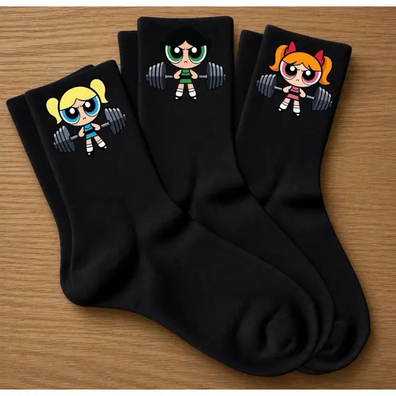 kit 3 Pares De Meias Pretas Estampas Super Poderosas A Queridinha Do Momento Algodão Premium Confortável Ideal Academia