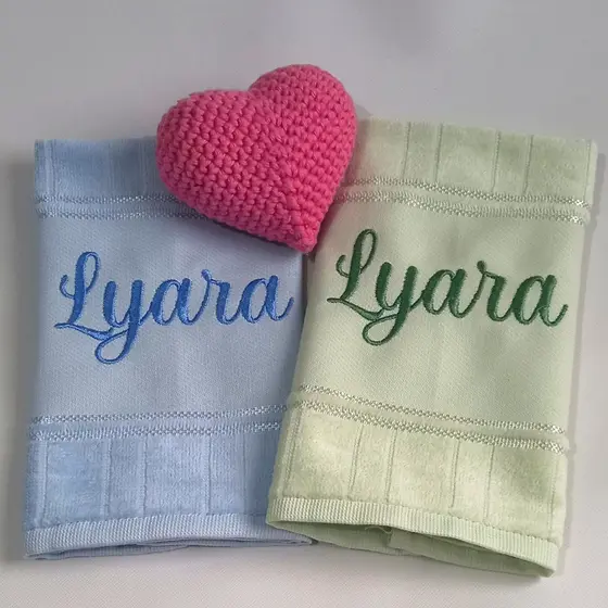 Kit 2 Toalhas de Boca Infantil Bordada com Nome - Toalha Escolar - Toalha Personalizada com nome Toalha Infantil
