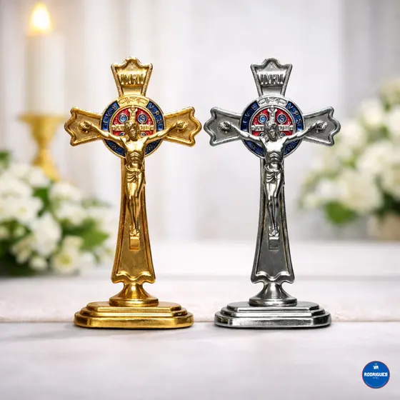 Crucifixo São Bento 8cm Com Fita Adesiva Carro Mesa Dourado Prata Proteção