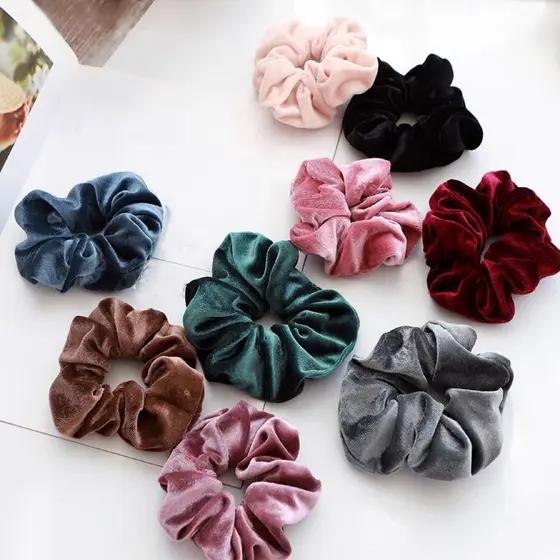24 Scrunchies de veludo sortidos xuxinha  frufru amarrador de cabelo pronto entregar