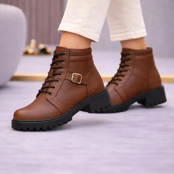Bota Tratorada Feminino Salto Baixo Grosso Cano Baixo Delicada Elegante Moda Macia Conforto