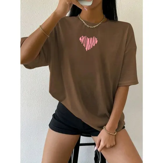 Camiseta  Feminina 100% algodão casual ombro caído com coração estampada
