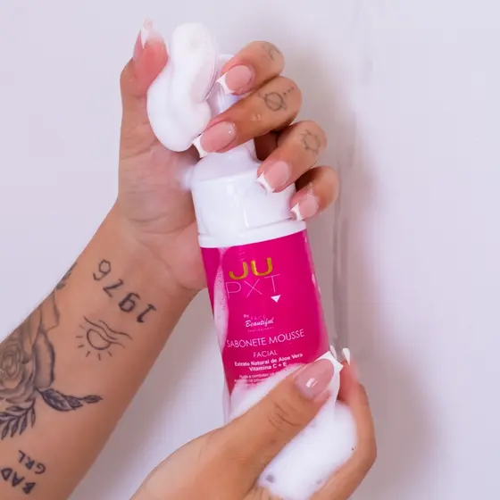 Sabonete Facial Mousse Com Aplicador VEGANO de Limpeza Com Vitamina C + Oleo Vera - 150ml JUPXT