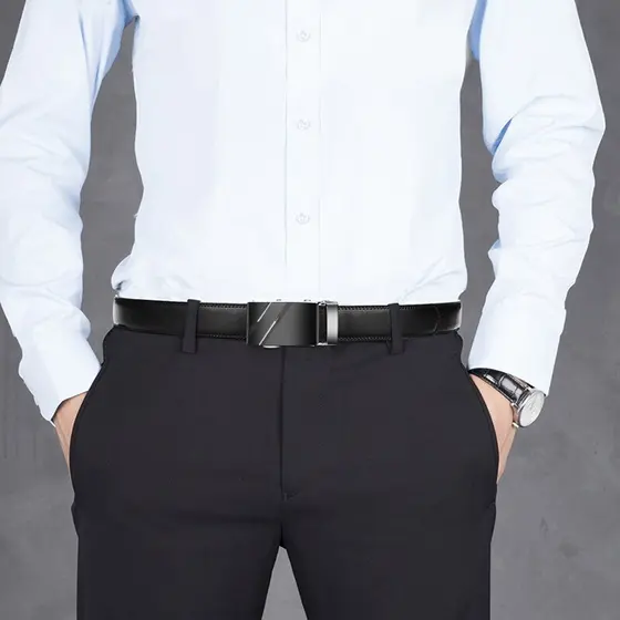 Cinto Masculino Social Preto em Couro Sintético Resistente com Fivela Catraca Moda Elegante