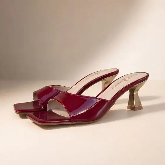 Tamanco Feminino Verniz Elegante Salto Taça Baixo 6Cm  Bico Quadrado Confortável
