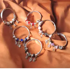 Kit Pulseira Infantil Menina Criança Delicada Com Berloques e Pingente Modelos Variados