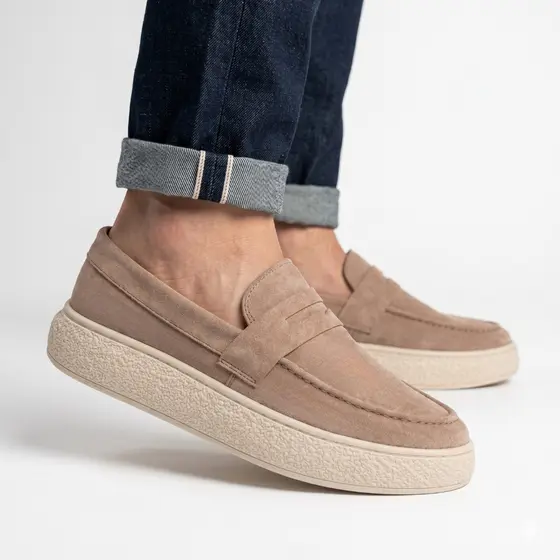 Mocassim Masculino Casual Marrom/Preto Sem Cadarço Solado Alto Texturizado Estilo Moderno