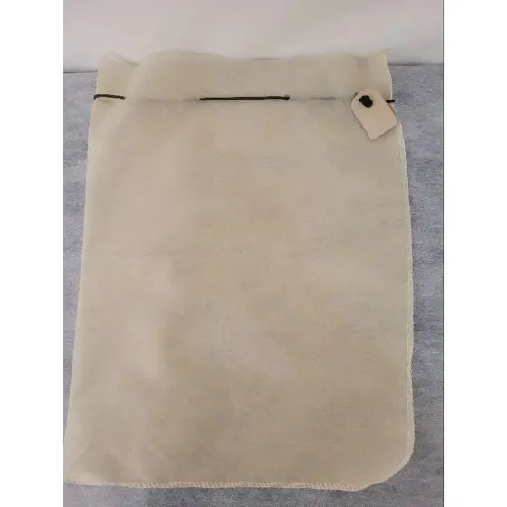 kit com 20 sacos tnt 45x60 para organizar suas botas e casacos com cordinha/tag