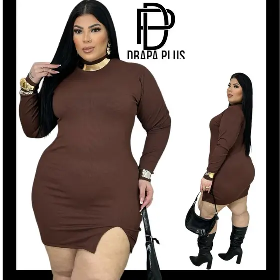 DRAPA PLUS - VESTIDO PLUS SIZE GOLA COM FENDA