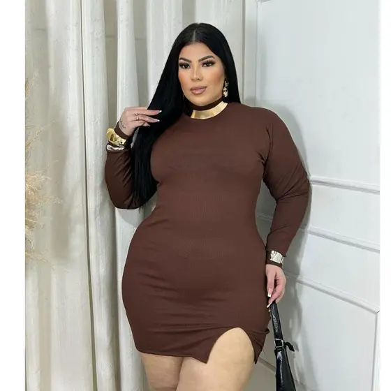 DRAPA PLUS - VESTIDO GOLA FENDA PLUS SIZE
