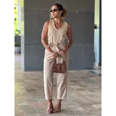 Macacão Feminino de Linho Friendly Sem Transparência Bolsos Laterais Liso Básico Confortável