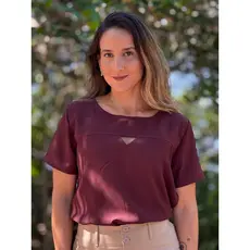 Blusa Feminina Little V Manga Curta Viscose Lisa Básica Estilo Office Confortável Elegante