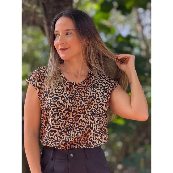 Blusa Feminina Animal Print Simple Bas Manga Curta Gola Redonda Sem Decote