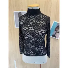 Blusa de Renda Gola Alta Floral