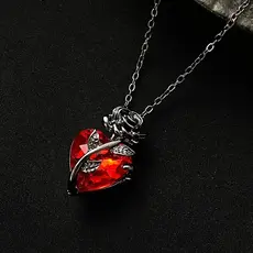 Colar Gótico com Pingente de Coração Rosa para Mulher