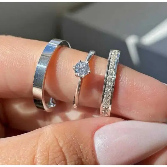Par de Alianças Quadrada Reta 4mm + Aparador de Alianças + Anel Solitário Aço