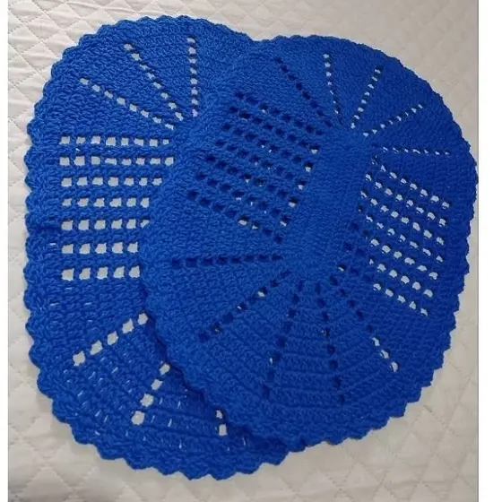 Tapete Crochê Oval o Par (2 peças) Cor Azul Bic. Tapete Crochê Artesanal