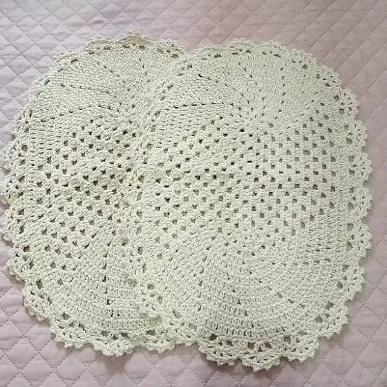 kit 2 Tapetes Crochê Par Oval Cru Feito a Mão para Sala, Quarto, Banheiro. Tapetinho Crochê