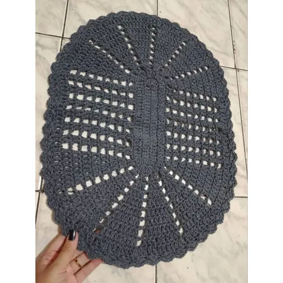 Tapete Crochê Oval o Par (2 peças) Cor Cinza Chumbo Artesanal.