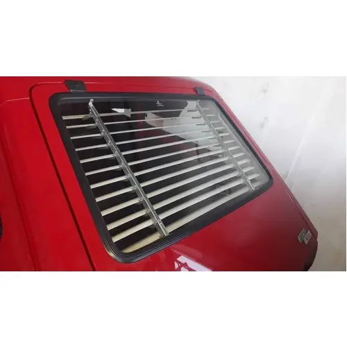 Persiana Fixa Fiat 147 Cromada em Alumínio Spazio Bege