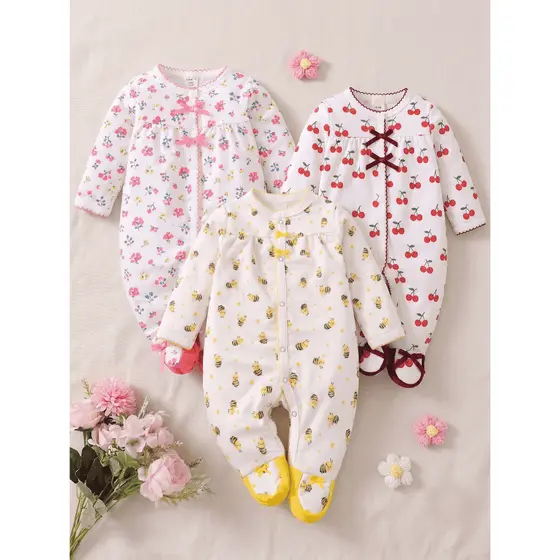 Kit 3 Macacões Bebê Estampado com Pezinho