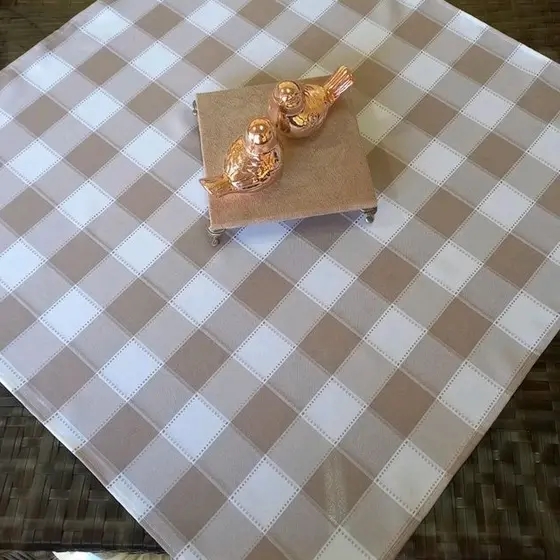 Toalha Quadrada 0,70 X 0,70cm de Chá em Oxford Com Bainha Versátil Mesa Posta Uso Dia a dia Premium