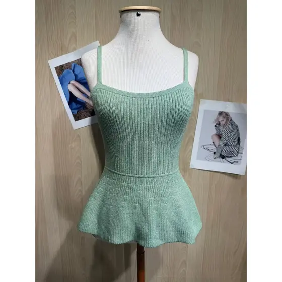 Blusa Acinturada de Malha com Alças Finas