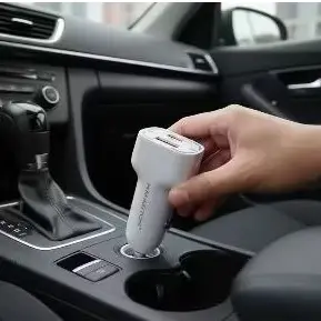 Carregador veicular Branco carrega 35W MAX, USB + Tipo C Mini carregador de carro carga rápida L12-4 H'Maston