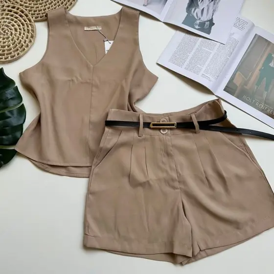 Conjunto marrant feminino de camiseta sem mangas e shorts com cinto