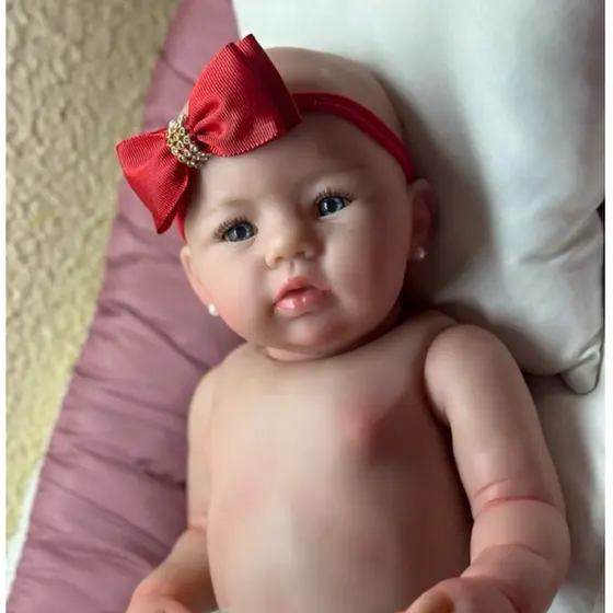 Bebê Reborn olho azul corpo vinil silicone cabelo abigail realista