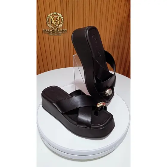 Tamanco Preto Plataforma Tamanco Beira rio Confort Tamanco Feminino Detalhe Dourado