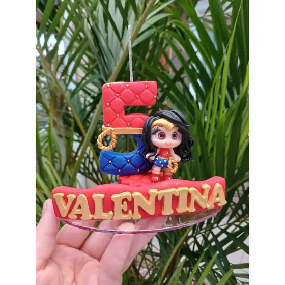 vela em biscuit da Mulher Maravilha