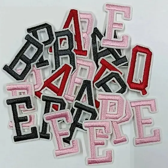 Kit 5, 10 ou 20 Letras do Alfabeto Patch Bordado Termocolante para Roupa