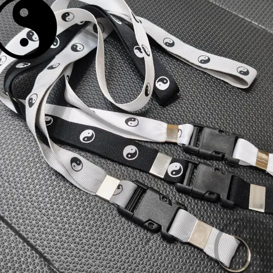 2 Chaveiro Yin Yang Cordão Pescoço Moto Carro Porta Crachá Engate Tirante