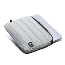 Capa Maktub para MacBook Air 13,3 pol. M1 M2 M3 e M4 em Nylon 33 x 22 cm