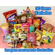 Caixa Oriental Asiática com Mix de Guloseimas, pode conter Balas, Doces, Salgadinhos, Lamen,sucos e Refrigerante