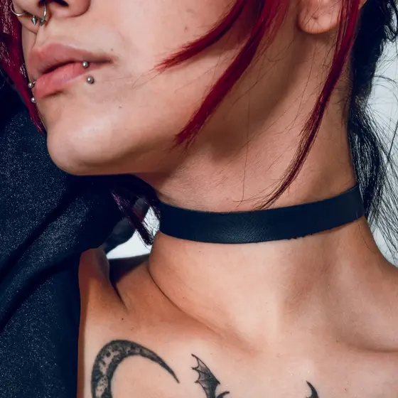 Gargantilha Elegante Fina Social com Design Minimalista Estilo Choker Lisa Off