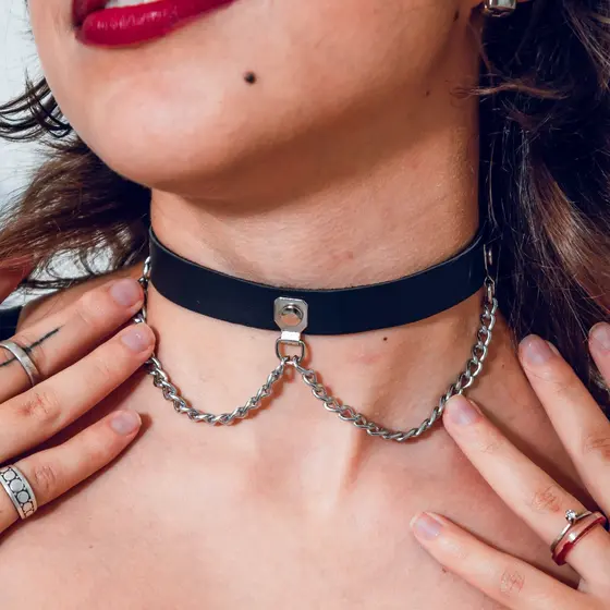 Gargantilha Rock  Estilo Lolita Alternativa Choker Minimalista Gótico Alternativo Couro Sintético Off