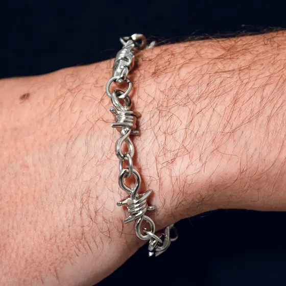 Pulseira Alternativa com Design de Arame Farpado Punk Rock Unissex Prateada Off