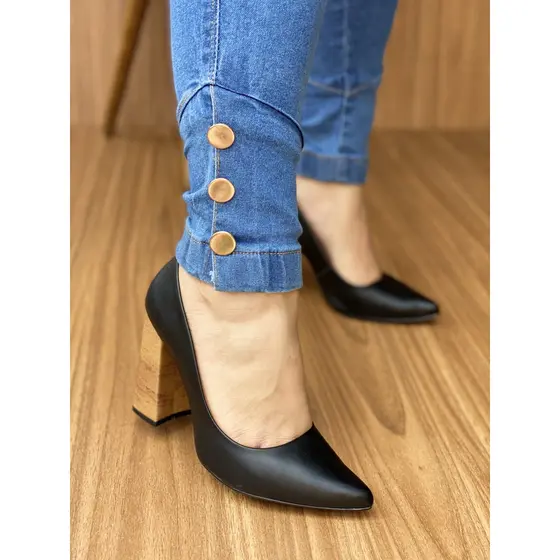 Scarpin Feminino Preto Salto Bloco Cortiça